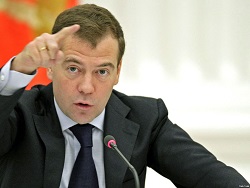 Медведев заявил, что России «плевать» на непризнание G7 границ Украины