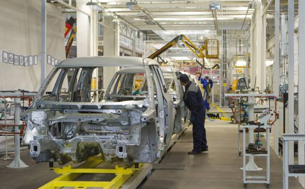 
                    Volkswagen предложил работникам в Нижнем Новгороде уволиться за 6 окладов

                