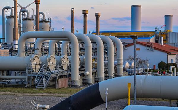 
                    Польша начала получать газ через виртуальный реверс из Италии и Франции
                    
                