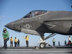 ВМС США приостановят полеты авиации из-за последних крушений