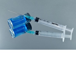 В РФ медиков начали вакцинировать от оспы