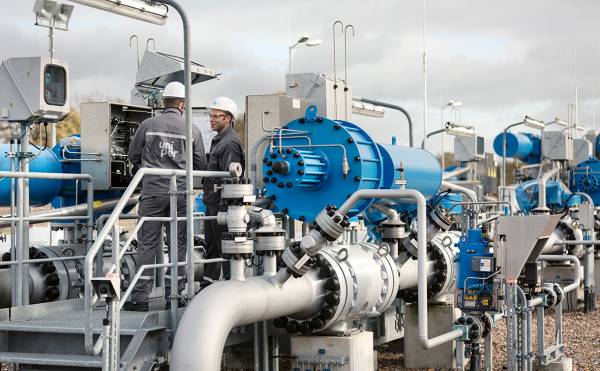 
                    Немецкая Uniper сочла возможным платить за российский газ в евро
                    
                