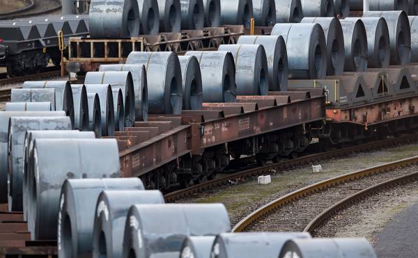 
                    В Минпроме заявили, что металлурги не должны финансировать программу РЖД

                